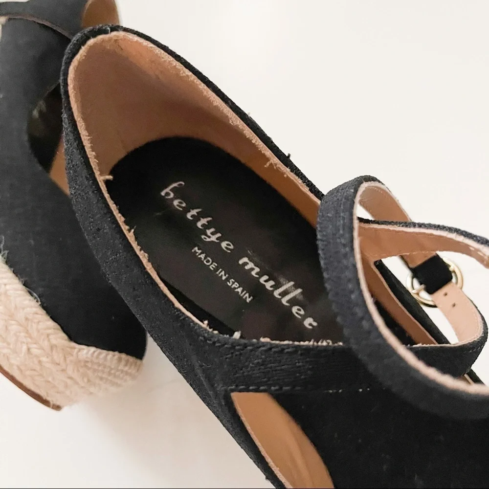 NWT Bettye Muller Crowne Linen Espadrille Wedge